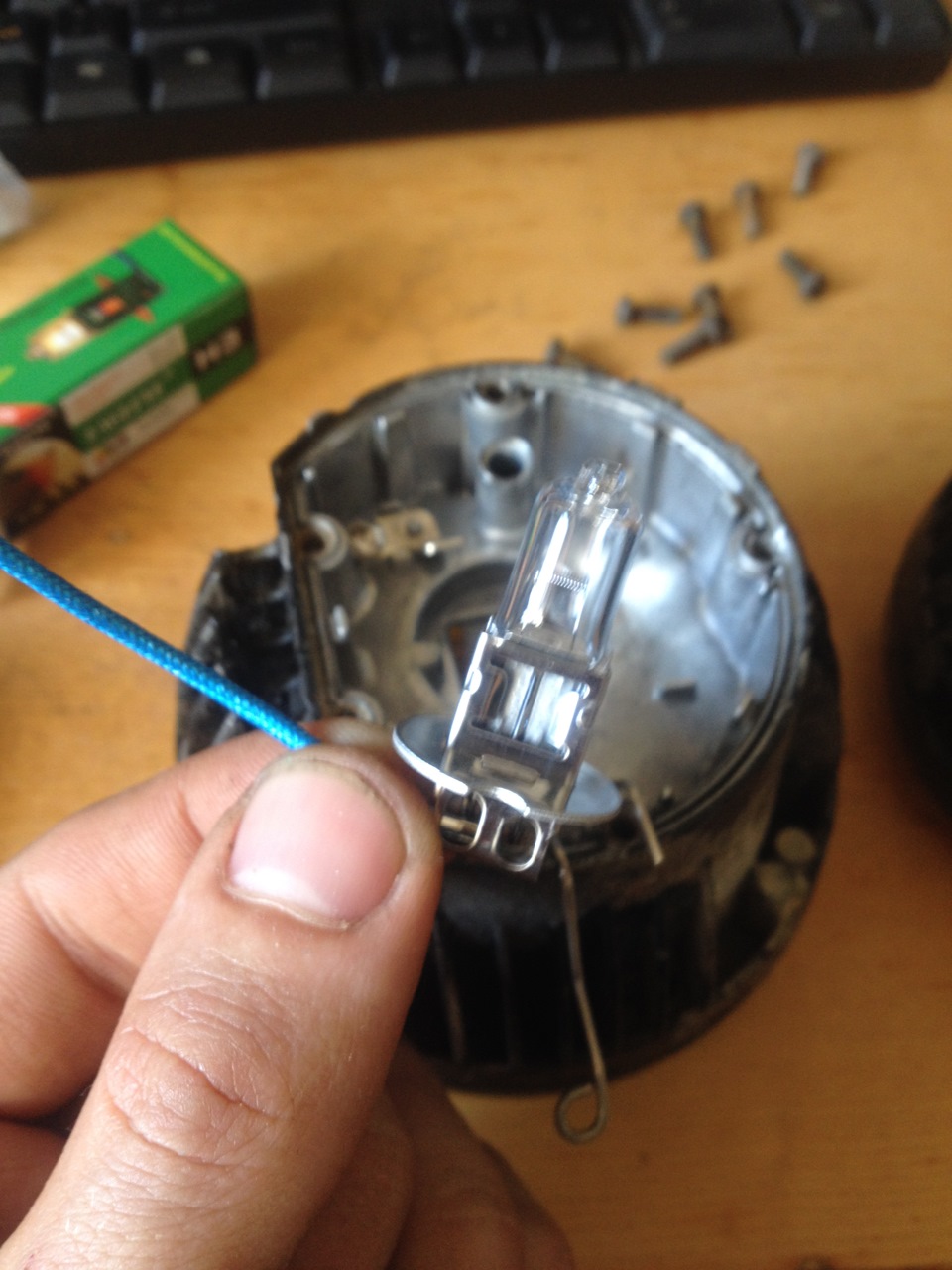 Как поменять лампочки в туманках или занятие на несколько дней — Honda ...