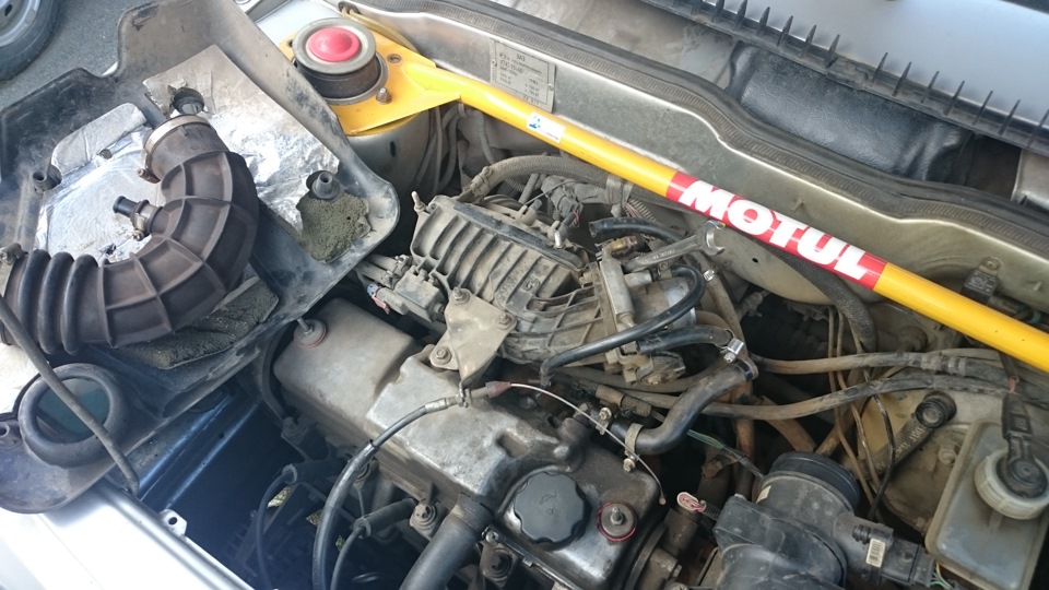 Дроссельный узел, дроссельная заслонка — Lada 2114, 1,6 л, 2008 года ...