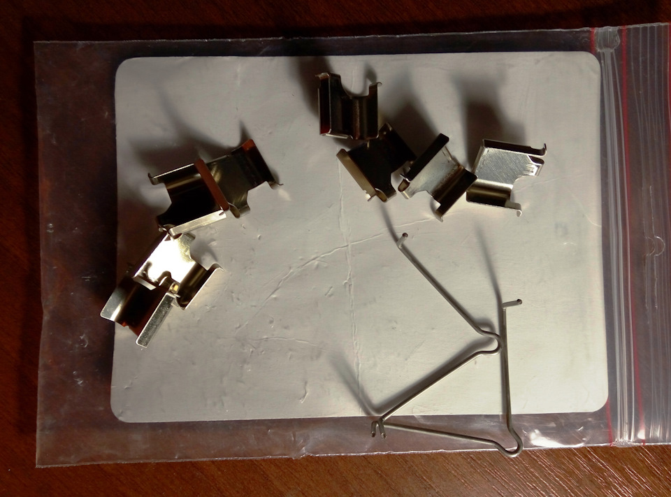 [10] Стучат задние колодки — Mazda 323 VI, 1,6 л, 2001 года | поломка ...