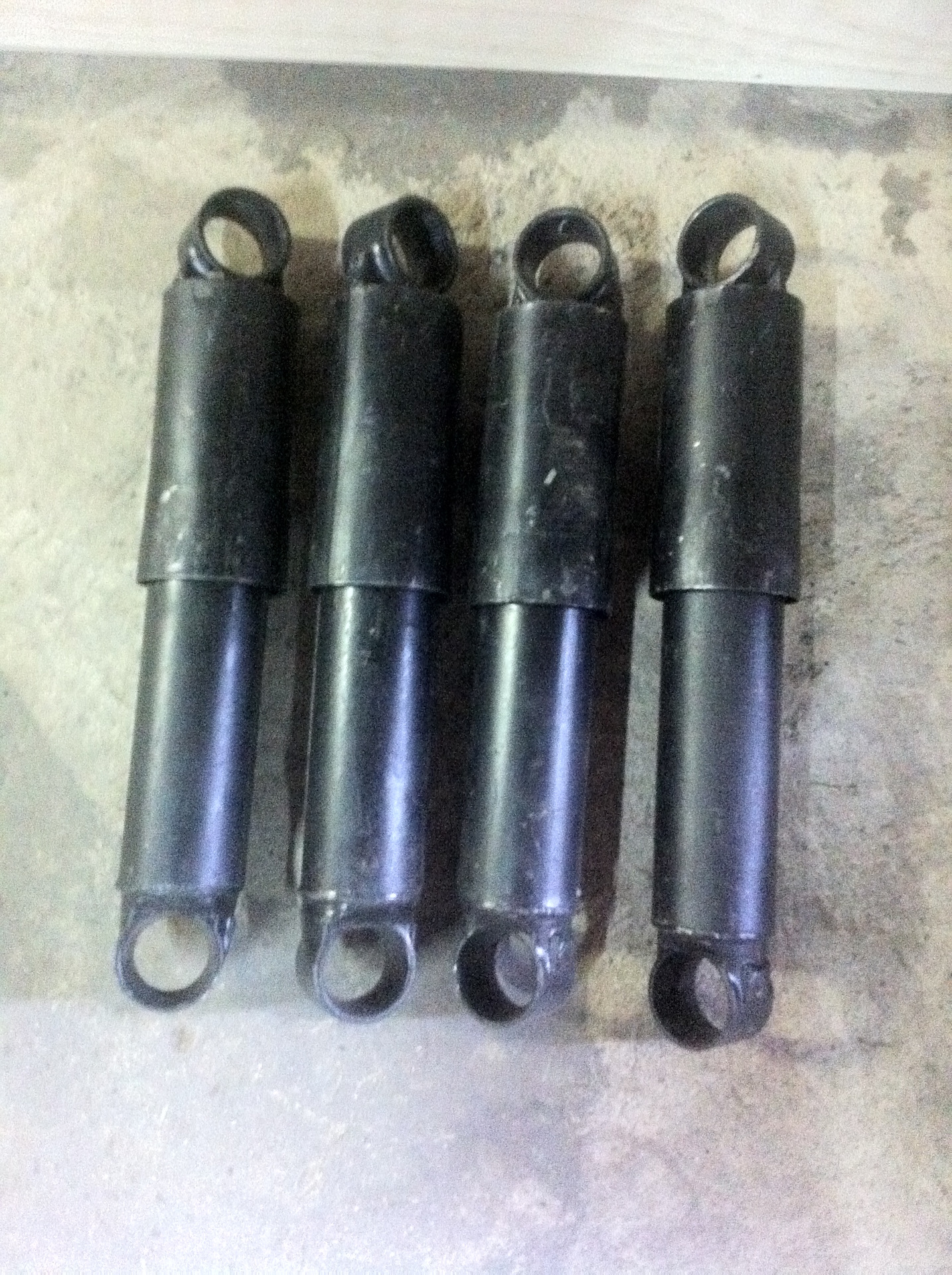 Амортизаторы бтр на уаз 469. Амортизаторы бтр. Амортизаторы газель на уаз. Бортжурнал уаз 452 ,3303 амортизаторы от бтр. Амортизаторы бтр на уаз.