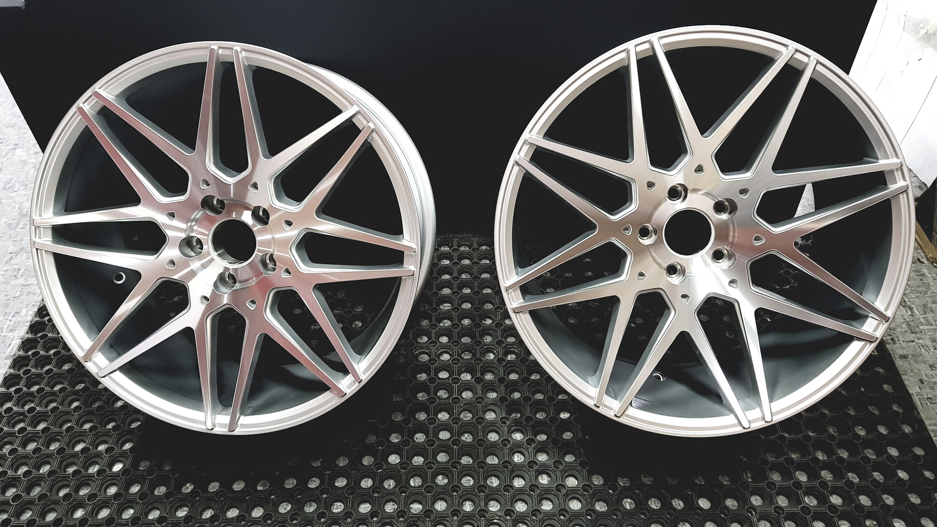 Varrstoen диски кто производитель