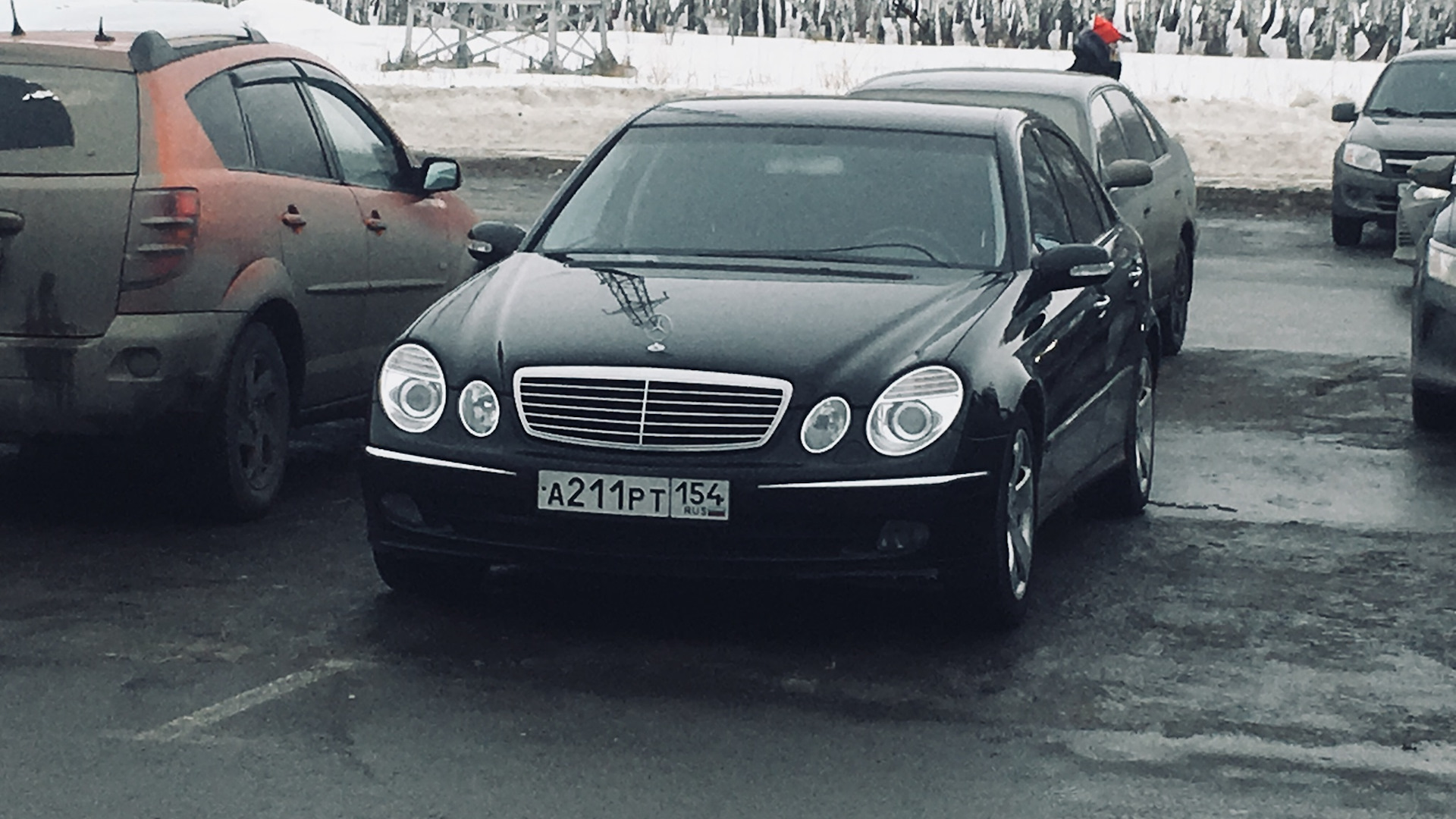 Mercedes-Benz E-class (W211) 2.6 бензиновый 2004 | черный на черном на  DRIVE2