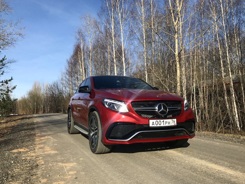 Мерседес 43 AMG красный