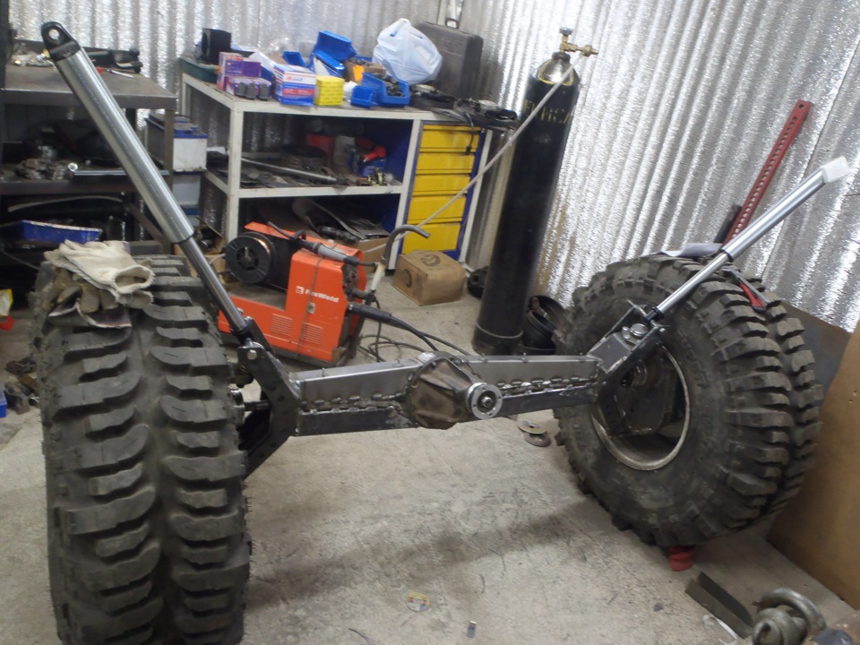 Стойки, кронштейны и обваренный мост — Lada 4x4 3D, 1,7 л, 1997 года ...