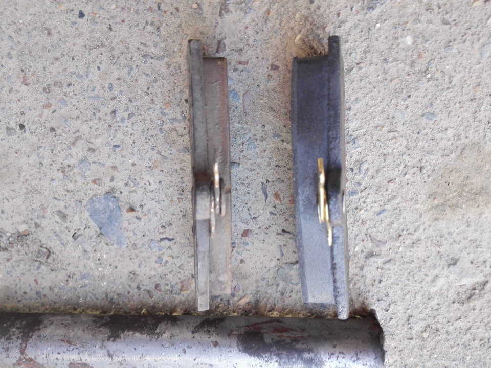 Замена тормозных накладок — Lada Гранта (1G), 1,6 л, 2014 года ...