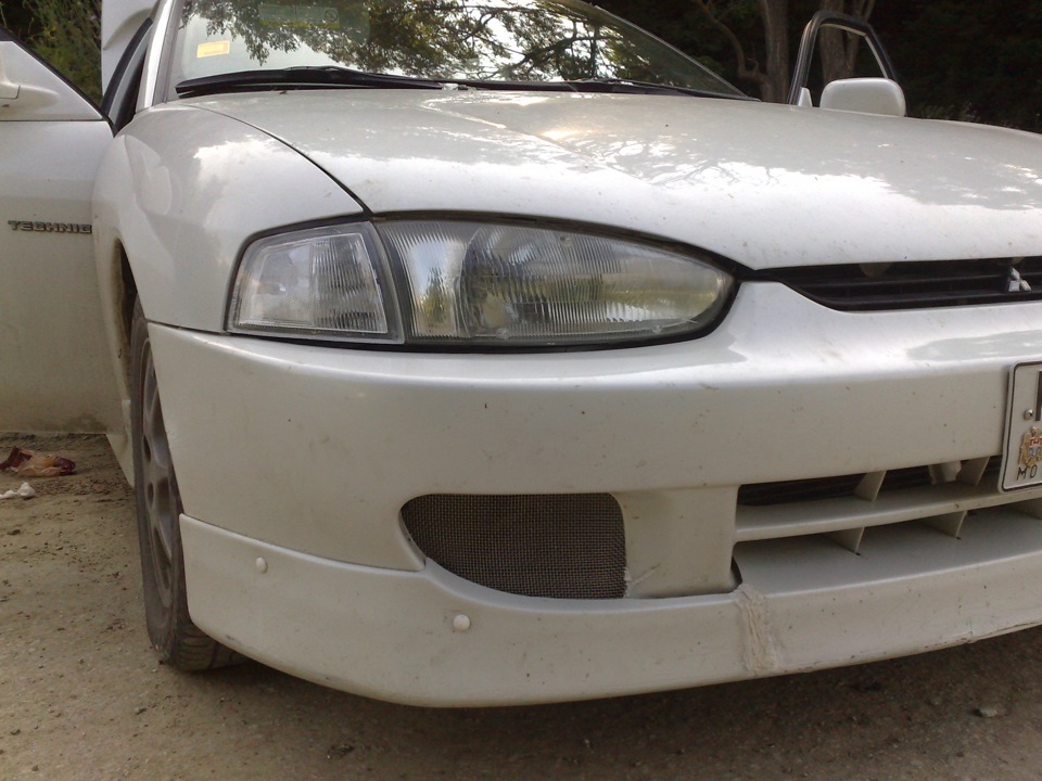 Указатели поворотов белые — Mitsubishi Mirage V, 1,8 л, 2002 года ...