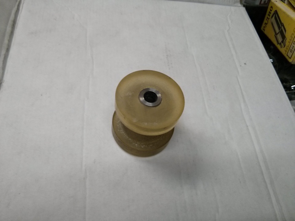 Полиуретановые сайлентблоки подрамника — Audi Coupe (89,8B), 1,8 л ...