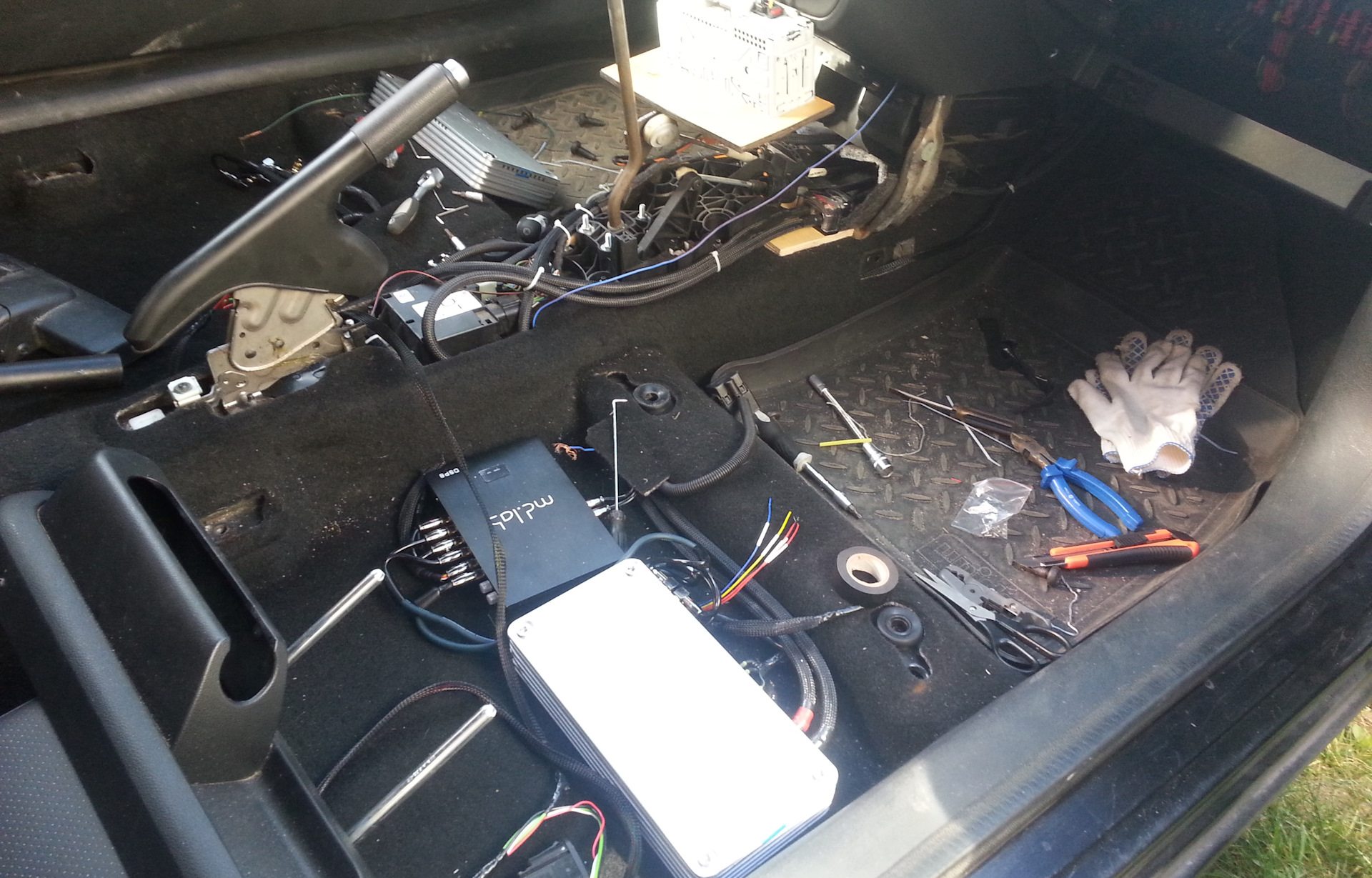 #АЗ Автозвук. Начало установки. — Ford Fiesta (Mk V), 1,6 л, 2008 года ...