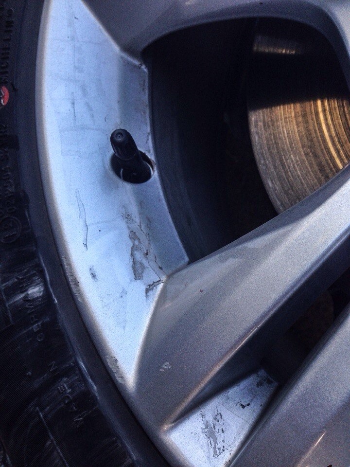 НЕ поломка . поцарапали диски :/ — Ford Focus III Hatchback, 1,6 л ...