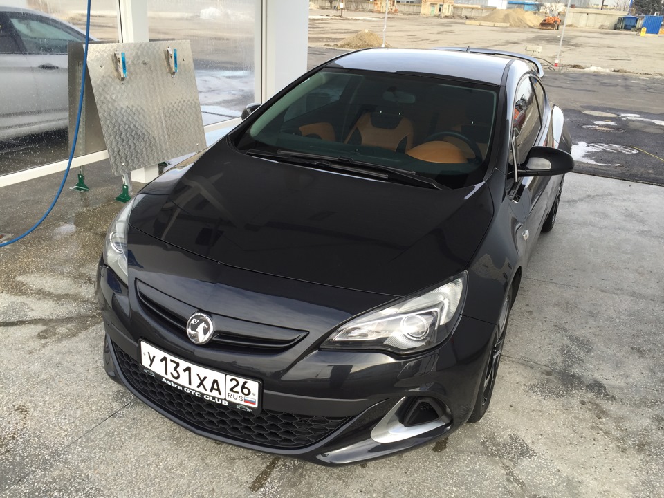 Opel Astra j GTC черный