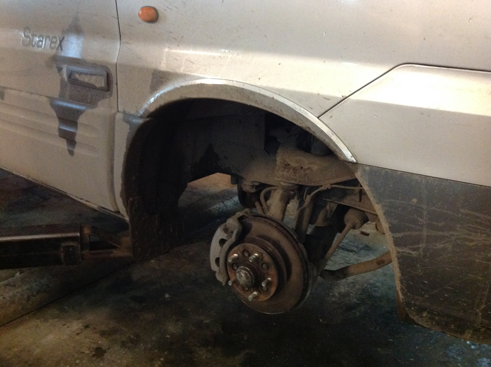 Замена передних амортизаторов на KAYABA — Hyundai Starex (1G), 2,5 л ...