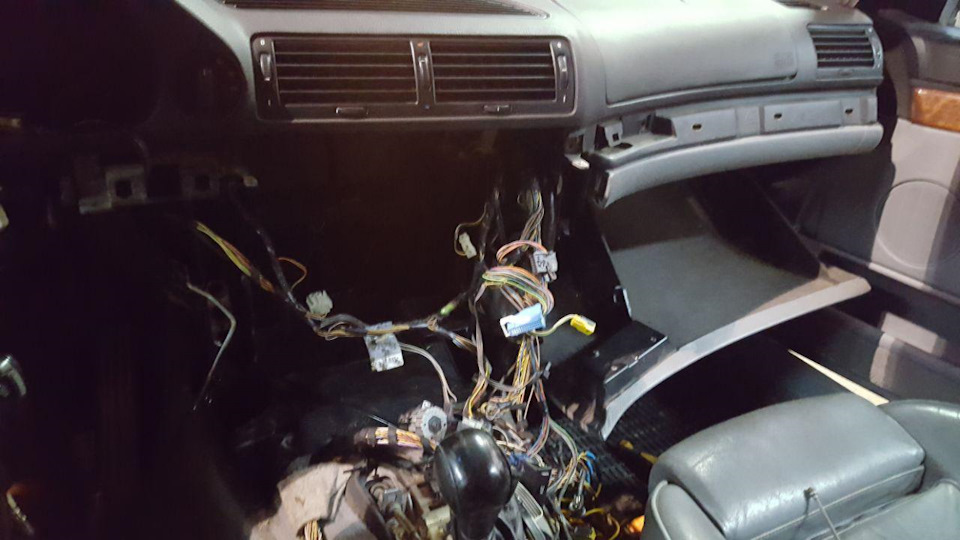 Замена уплотнений печного радиатора — BMW 7 series (E38), 4,4 л, 1997 ...