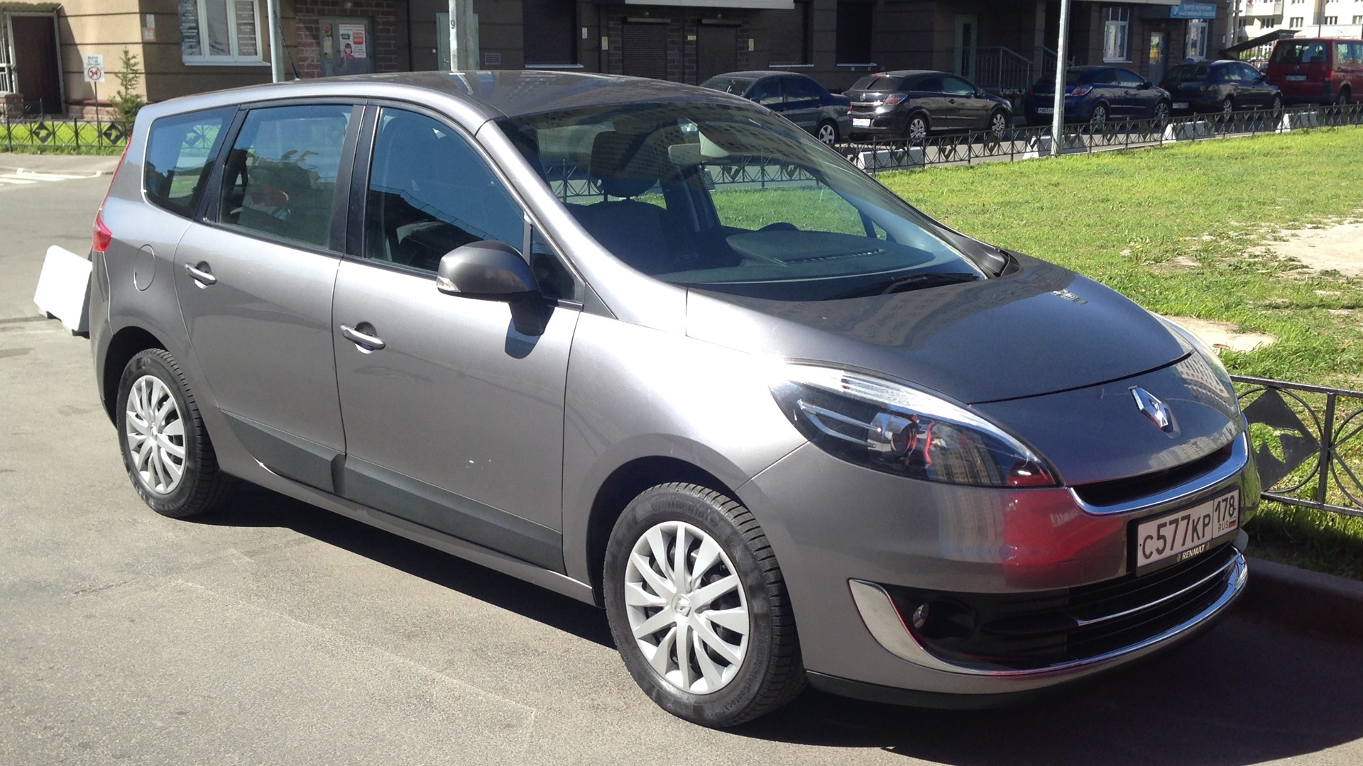 Renault scenic 3 1.5 dci. Car Glass Renault Scenic III.