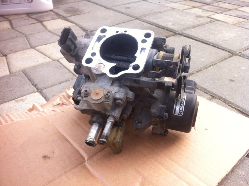 Чистка блока дроссельной заслонки — Toyota Caldina (190), 2 л., 1994 ...