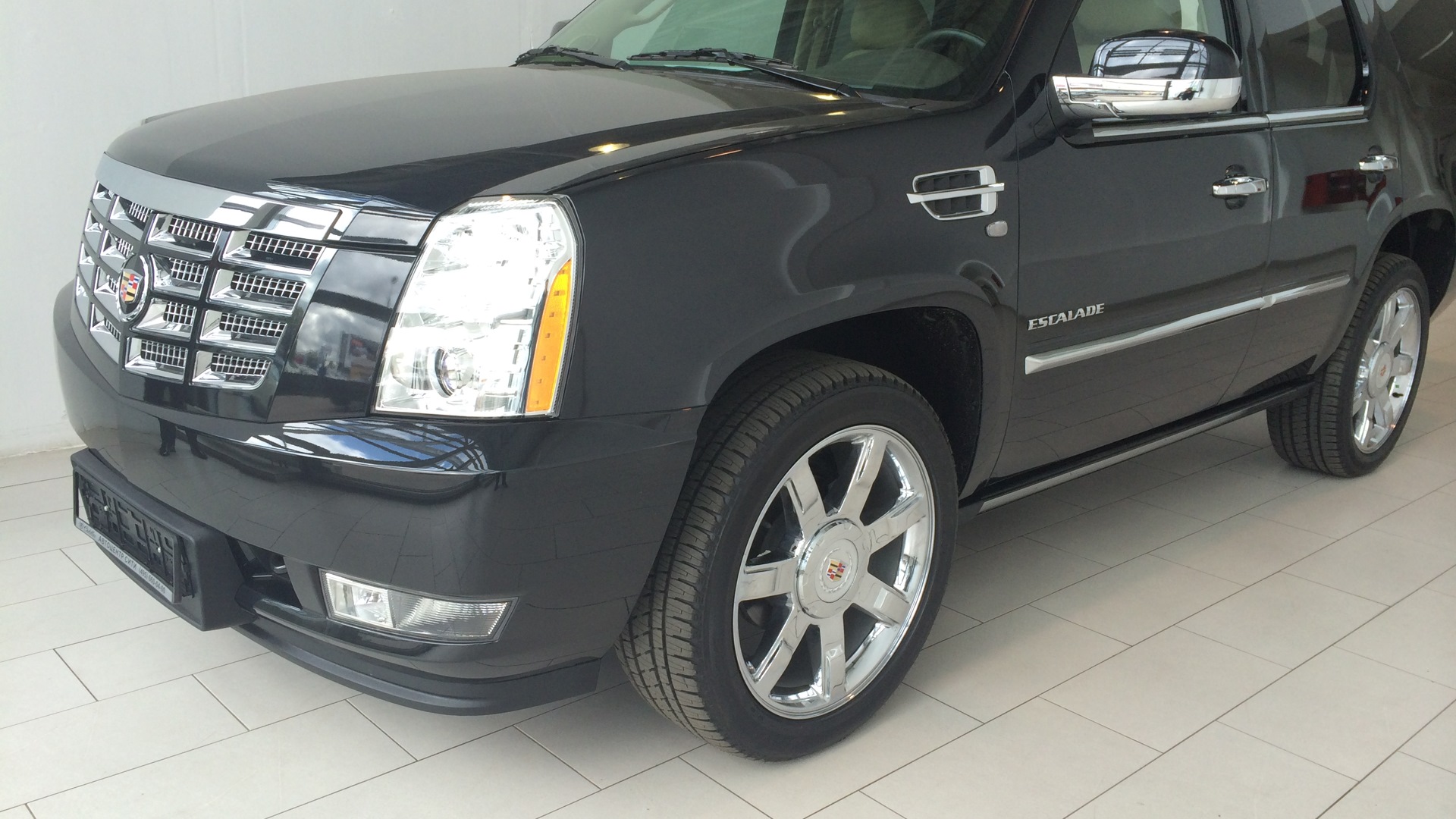 Cadillac Escalade drive2