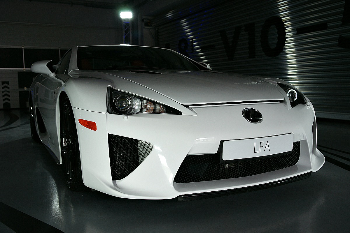 Лексус спорткар LFA