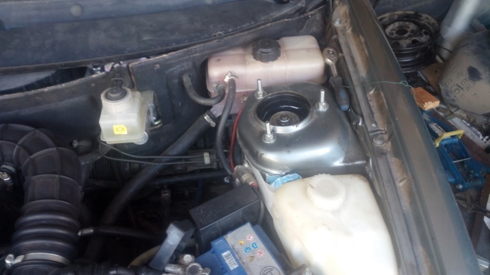 УСТАНОВКА ПРОСТАВОК НА ПЕРЕДНИЕ СТОЙКИ — Lada Приора седан, 1,6 л, 2011 ...