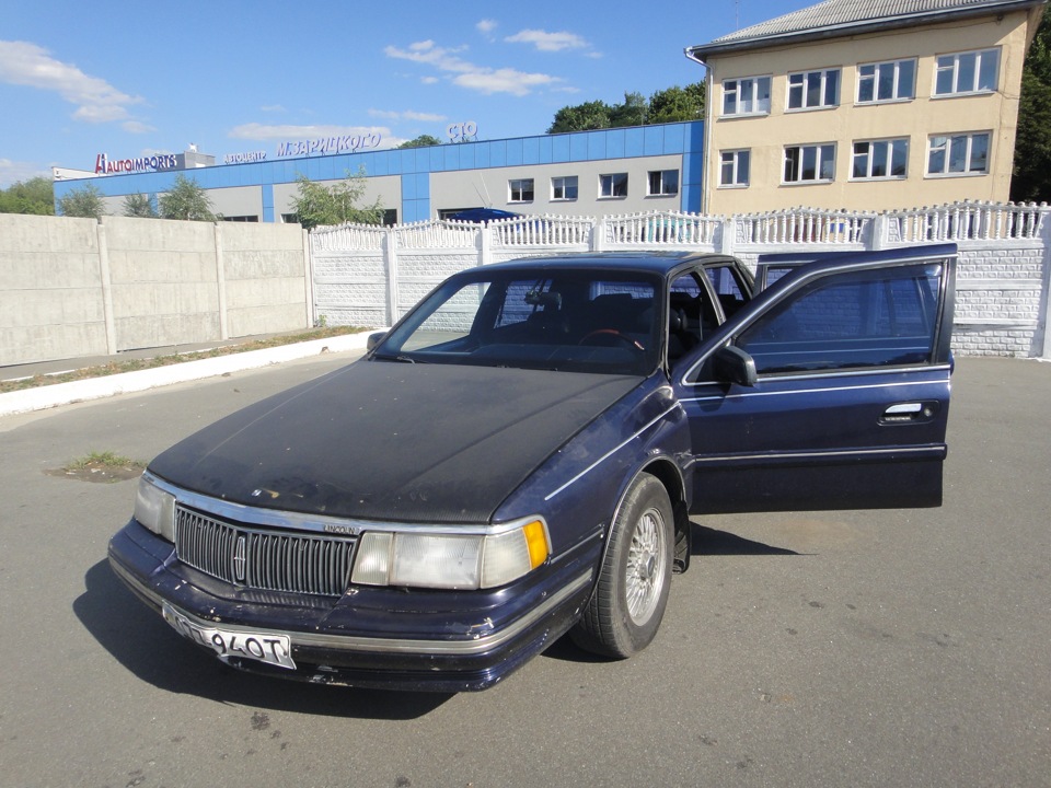 Lincoln continental 3.8 at 1992. Линкольн Континенталь 1990. Lincoln Continental 8. Линкольн Континенталь 1990 года. Линкольн Континенталь 1990х.