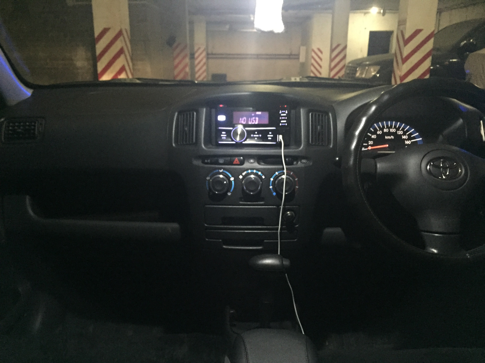 2002 Toyota Succeed car Photos - Automatic Transmissions - 100980 km milage