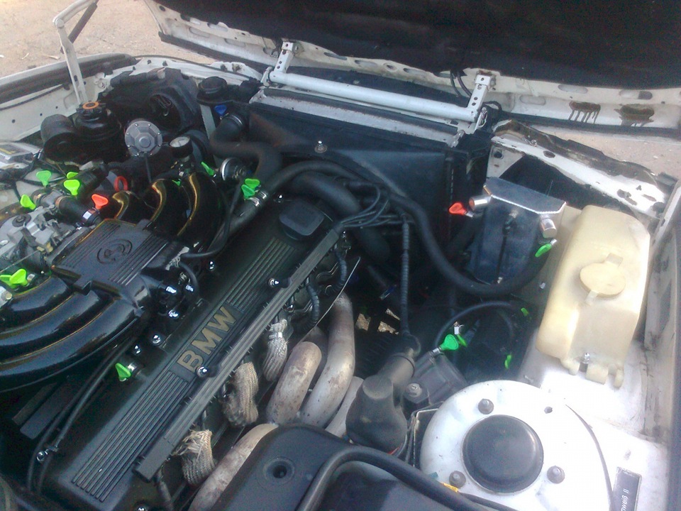 Oil catch tank(маслоуловитель) фото под капотом (по просьбам) — BMW 5 ...