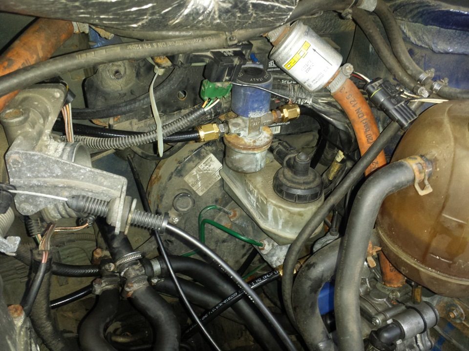 Вот так выглядит под капотом — Renault Megane Scenic