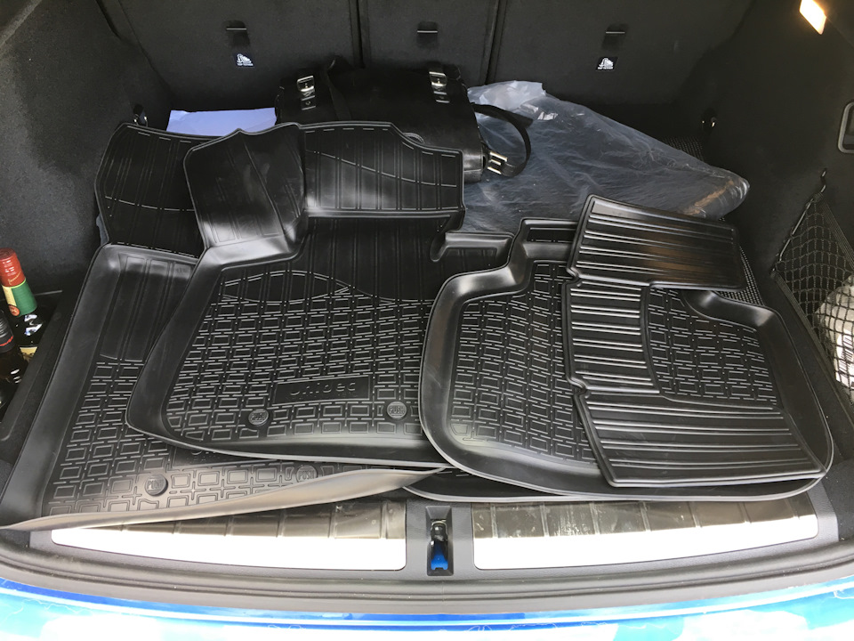Коврики x1. Коврики BMW x1 f48. Коврики BMW x1 48. Коврик полиуретановый Rezkon для багажника BMW x3 g01 2017-2022. Коврики для БМВ x1.