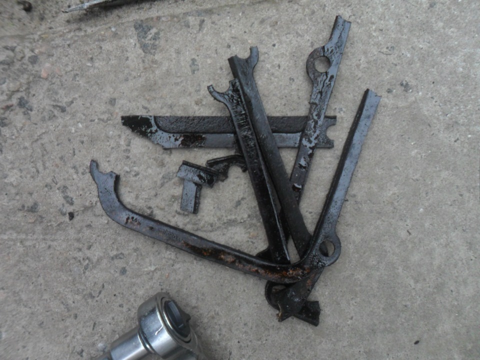 Замена прокладки под крышкой клапанов — Audi 80 (B3), 1,8 л, 1987 года ...