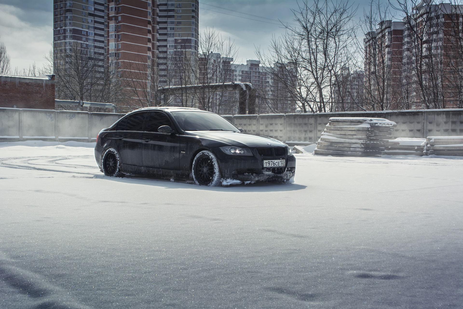 М5 зима. BMW e90 зимой. БМВ е60 зимний дрифт. БМВ е90 зимой. BMW f10 зима.