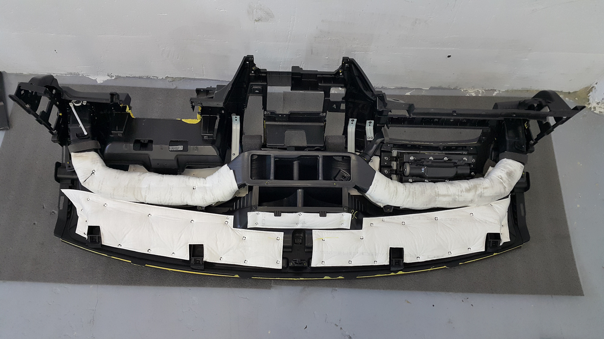 Шумоизоляция торпеды HYUNDAI GRAND STAREX (2014) Краснодар — Анти-шум ...