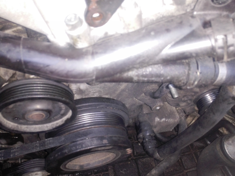 Замена ролика, и кольца вакуумного насоса. — BMW 5 series Touring (E61 ...