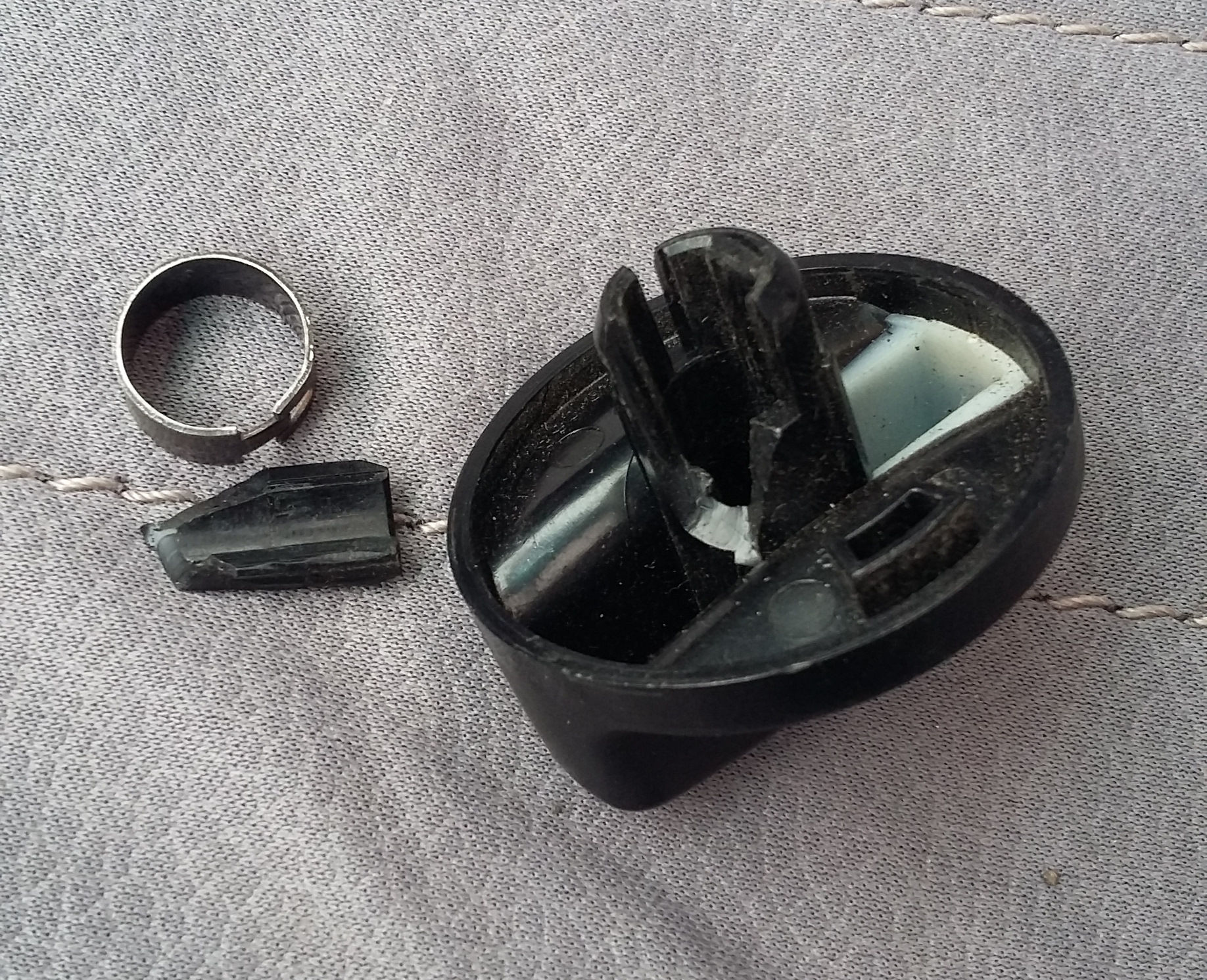 Как починить крутилку. Ремонт регулятора громкости sharp gf9191. Резистор переменный регулятор громкости наушников. Реле регулятор печки w210. Крутилка для регулировки громкости магнитолы.