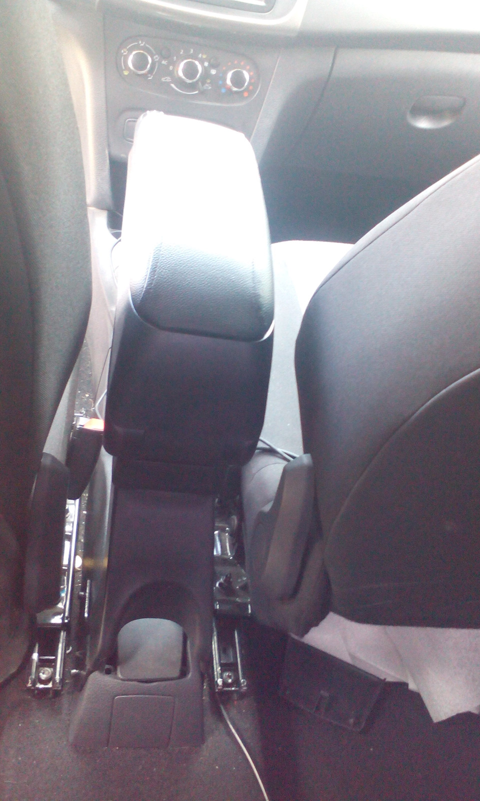 Фото в бортжурнале Renault Logan (2G)