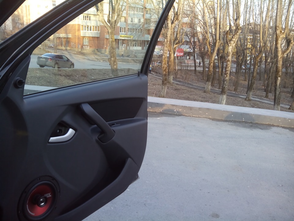 Динамики в передних дверях. — Lada Гранта Лифтбек (1G), 1,6 л, 2014 ...