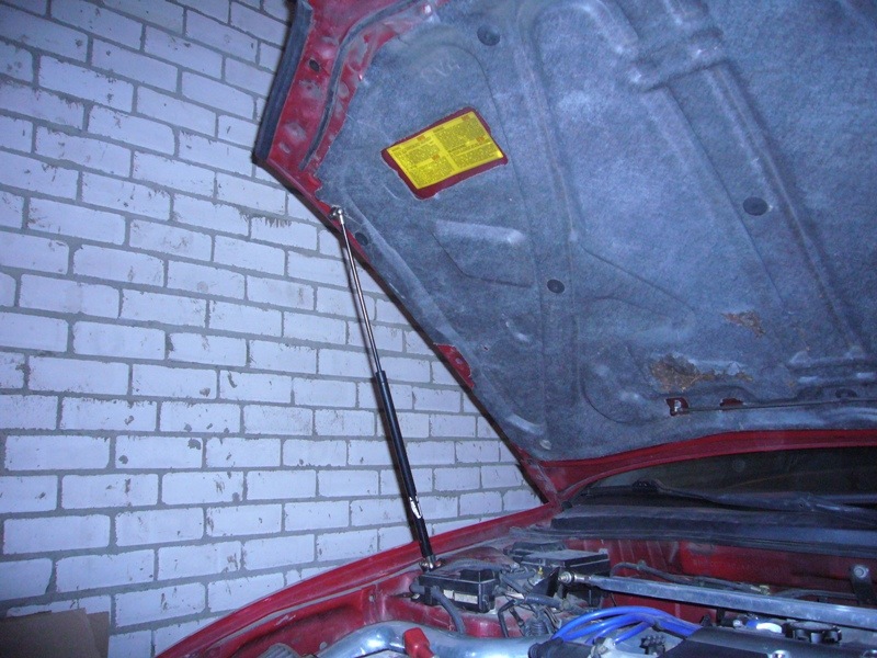 амортизатор капота — Honda Accord Coupe (5G), 2,2 л, 1997 года ...