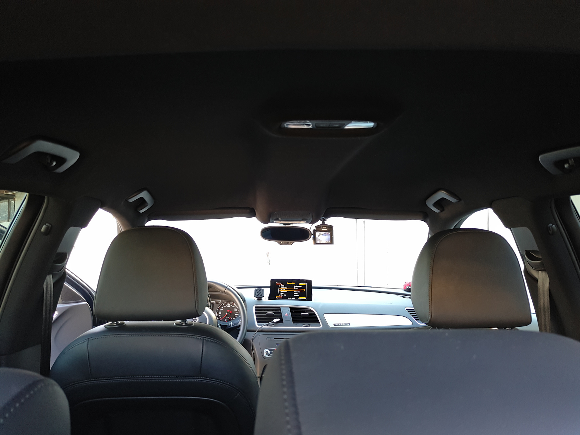 Потолок в черный мат, установка новых плафонов — Audi Q3 (1G), 2 л ...