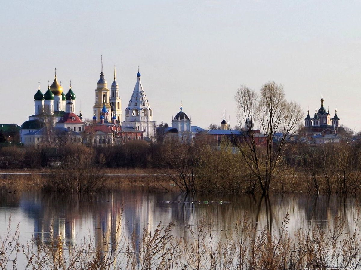 Музей-заповедник коломенский кремль. Соборная площадь коломенского кремля. Коломна центр города. Старые города подмосковья. Г.
