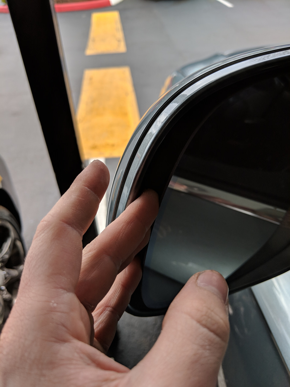 Замена моторчиков в боковых зеркалах — Audi Q7 (1G), 3,6 л, 2007 года ...