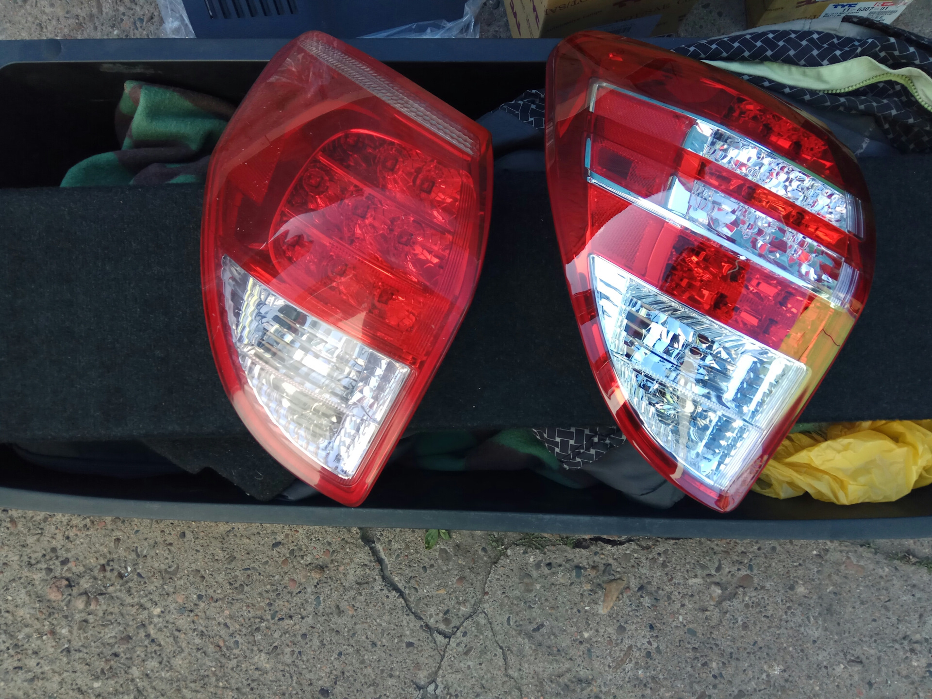 тойота рав 4 задний фонарь. Rav4 2000 led задние фонари. Rav4 2000 led задние фонари. Toyota rav4 2013 задние фонари. фонарь задний rav4 2014.