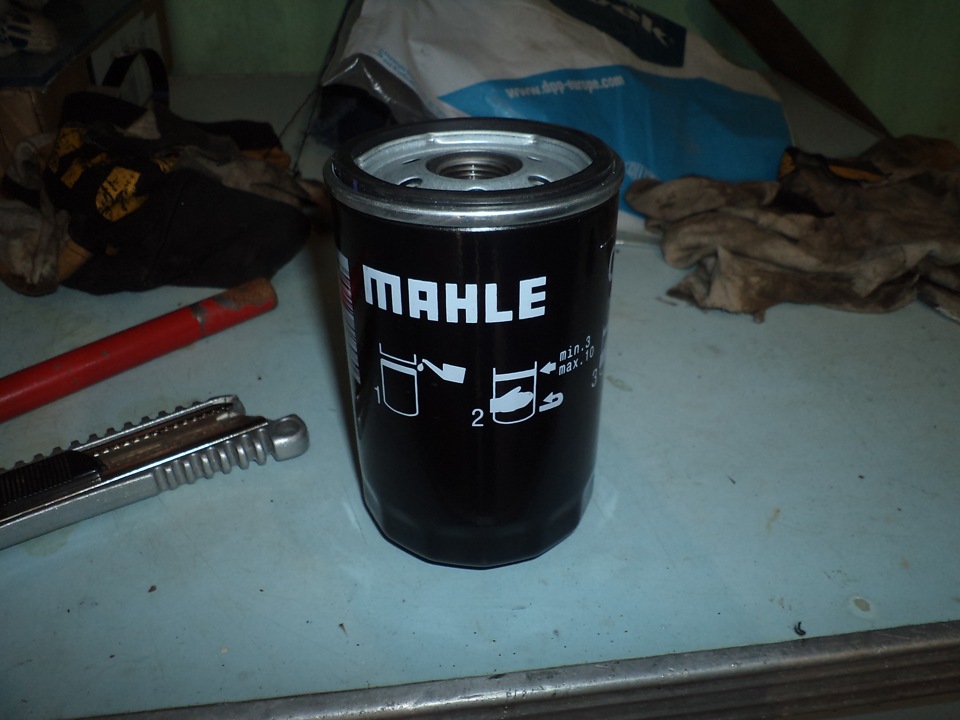 Замена масла без ямы — Volkswagen Passat B3, 2 л, 1991 года | плановое ...