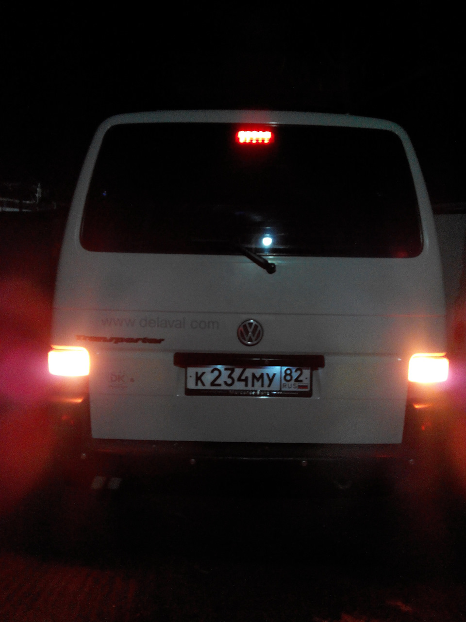 Дополнительный стоп сигнал . — Volkswagen Transporter T4, 2,4 л, 2000 ...