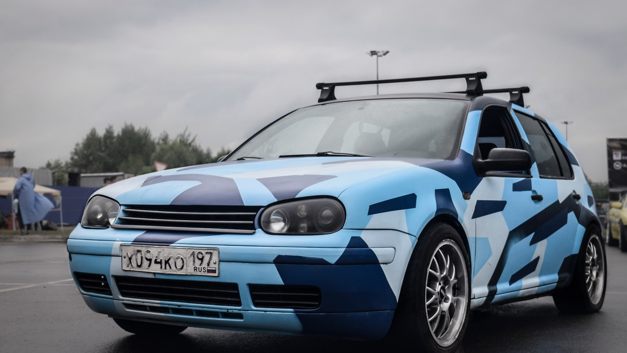 Volkswagen Golf 6 камуфляж