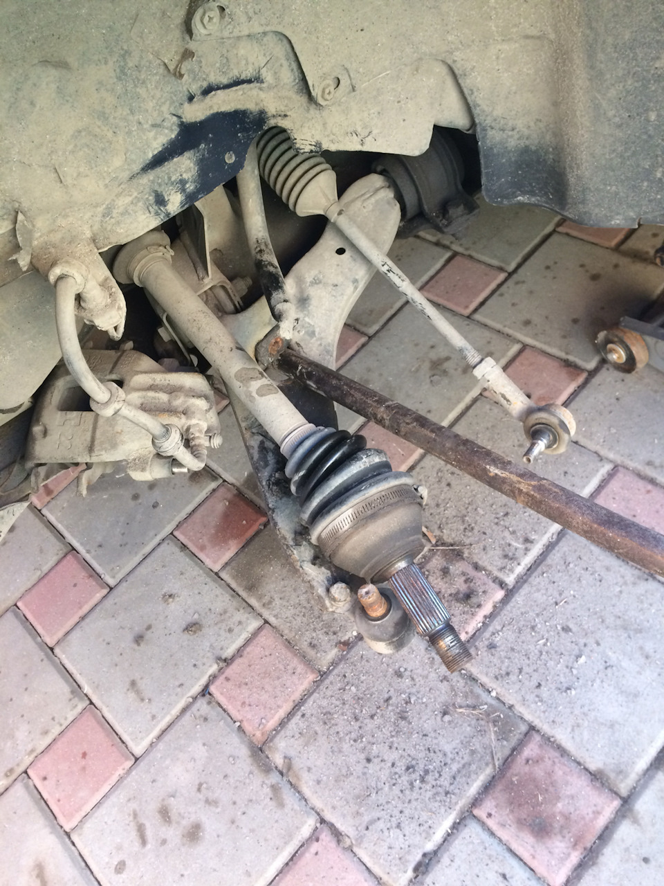 Лопнула пружина амортизатора — Ford Focus I Hatchback, 1,6 л, 2004 года ...