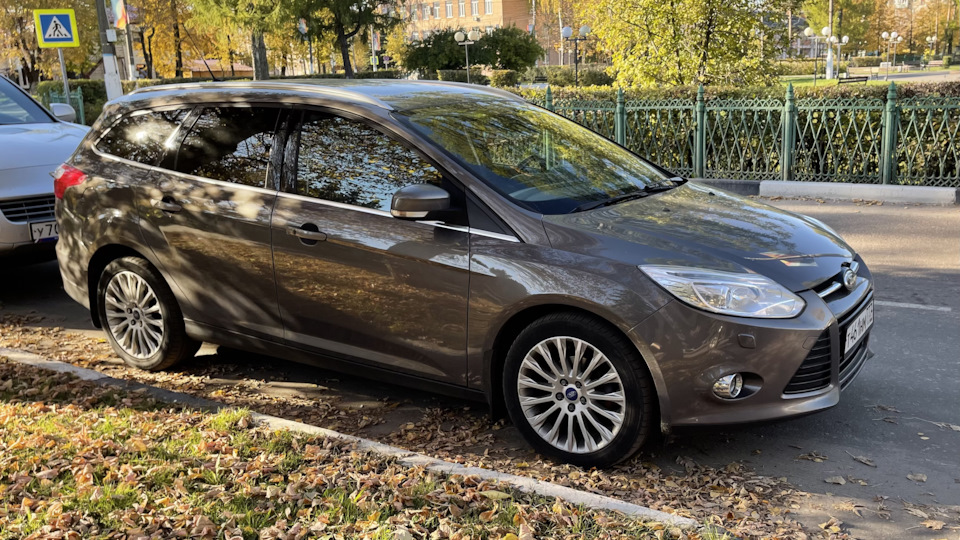 Замена тросов стояночного тормоза и задних колодок — Ford Focus III ...