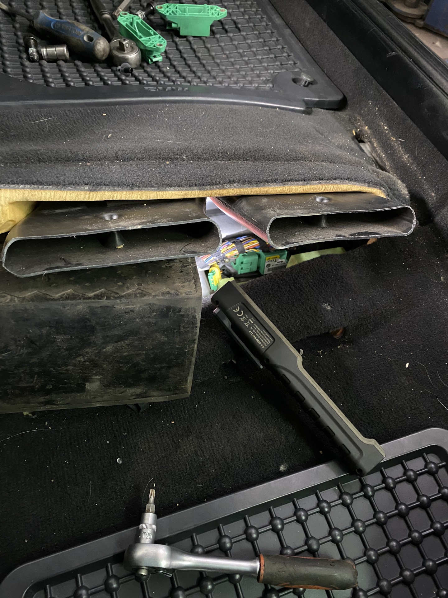 Блок SRS — BMW 5 series Touring (E39), 3 л, 1999 года | поломка | DRIVE2