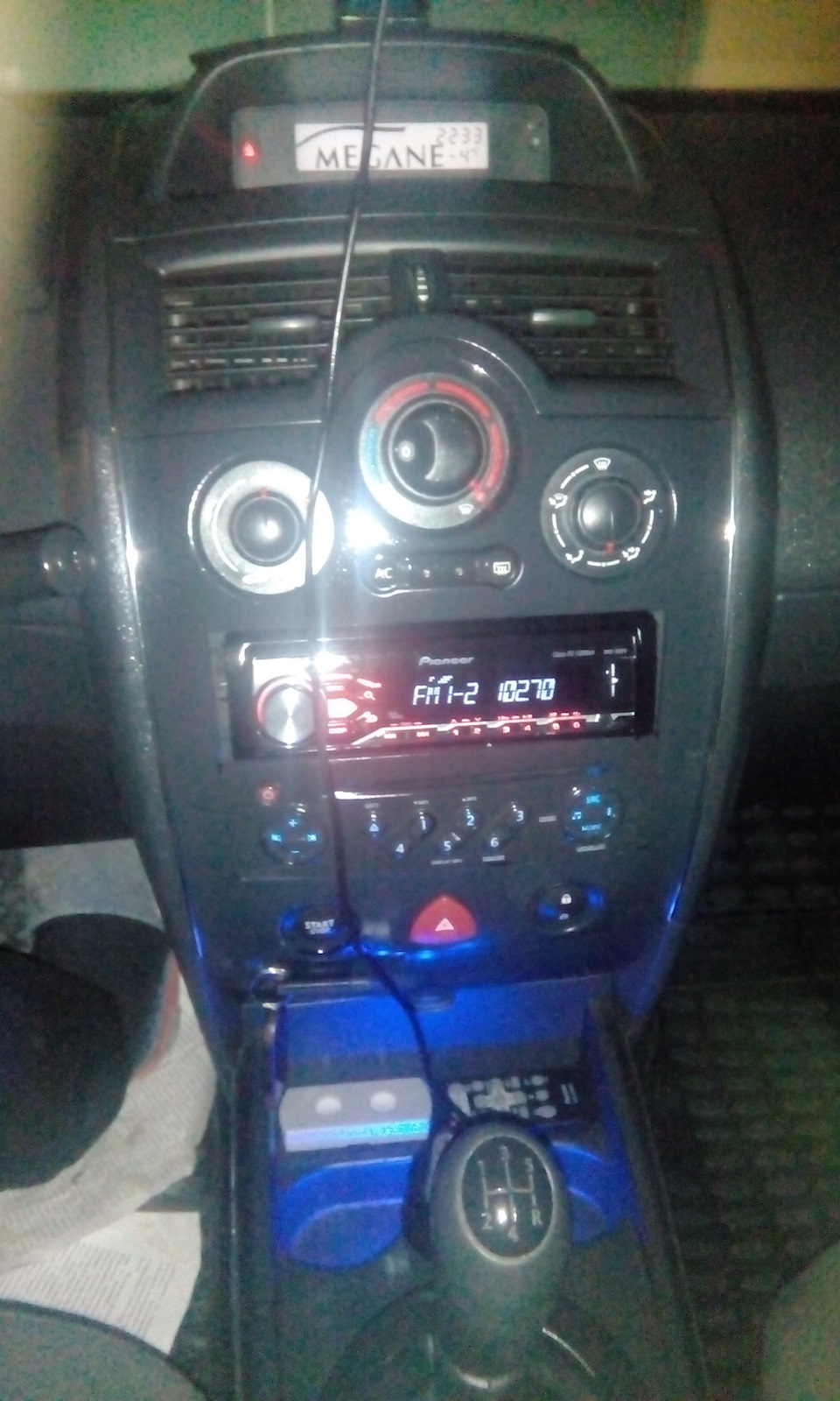Подсветка магнитолы — Renault Megane II, 1,6 л, 2008 года | тюнинг | DRIVE2