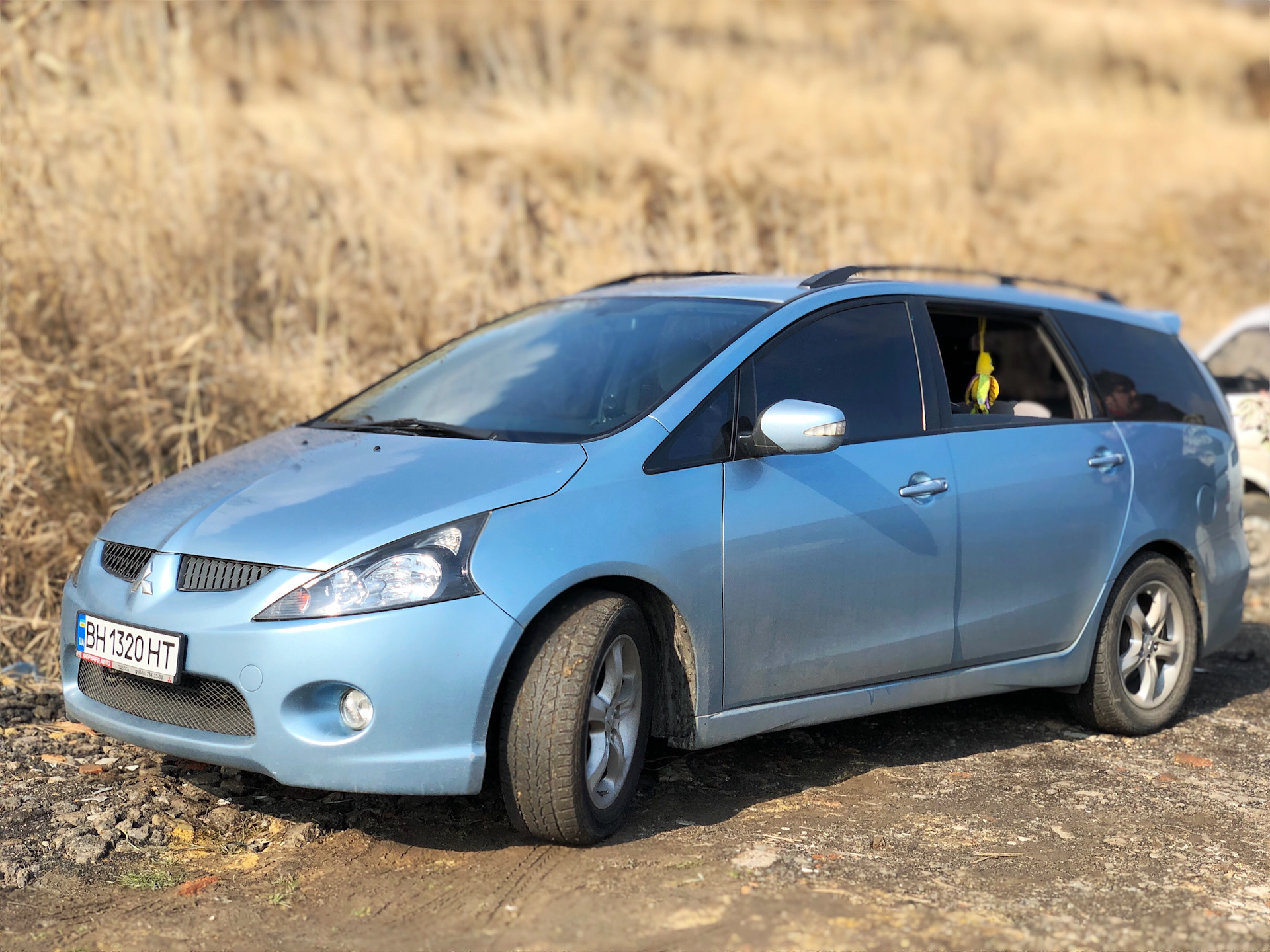 Mitsubishi grandis картинки