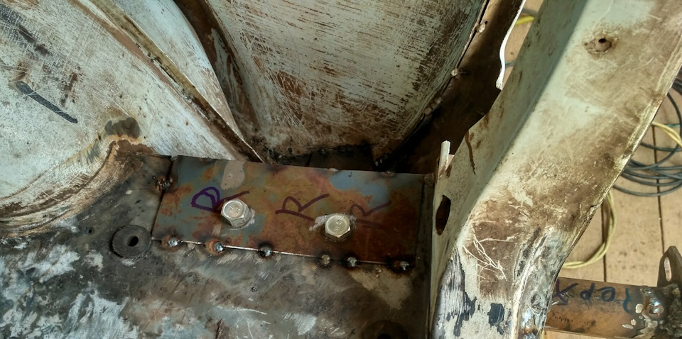 Усиление задка — Lada 4x4 3D, 1,7 л, 1999 года | кузовной ремонт | DRIVE2