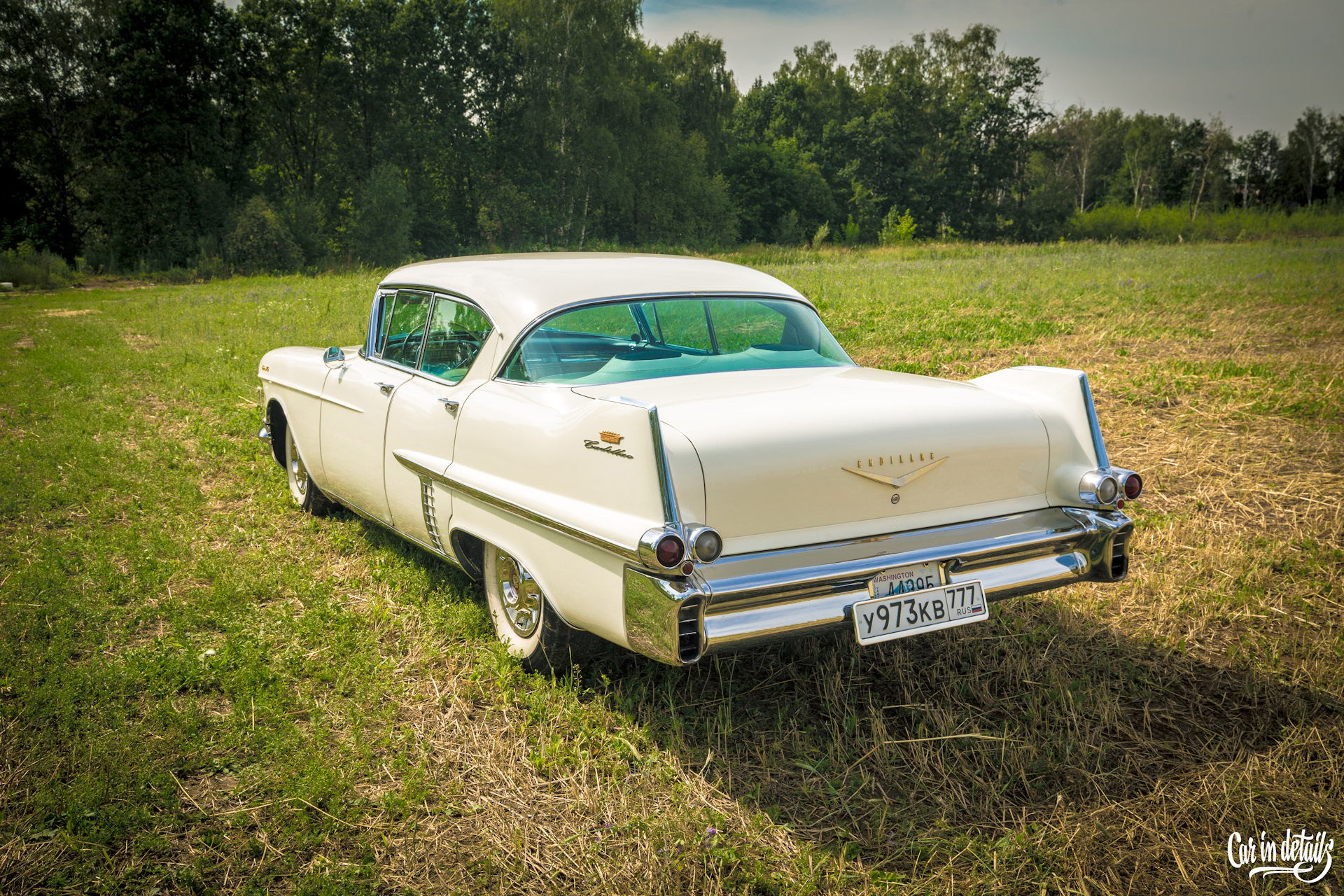 De ville перевод. Кадиллак де Вилль 1957. Кадиллак 1957 седан. Cadillac Deville 1957 белый. 1957 Cadillac 6239d.