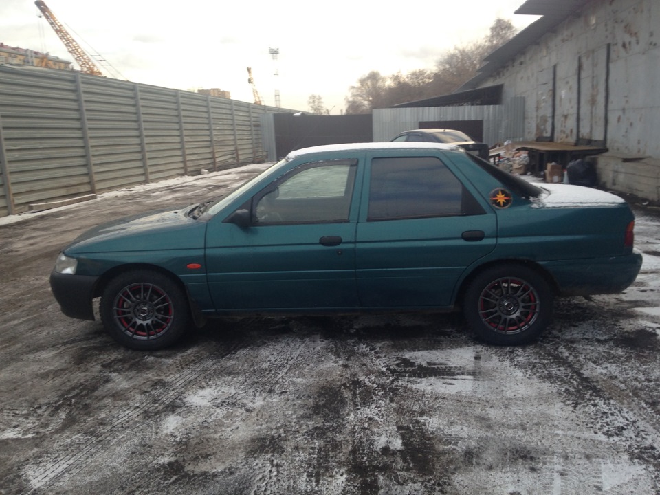 И шины и диски 4 — Ford Escort Mk6 1 3 л 1997 года колёсные диски