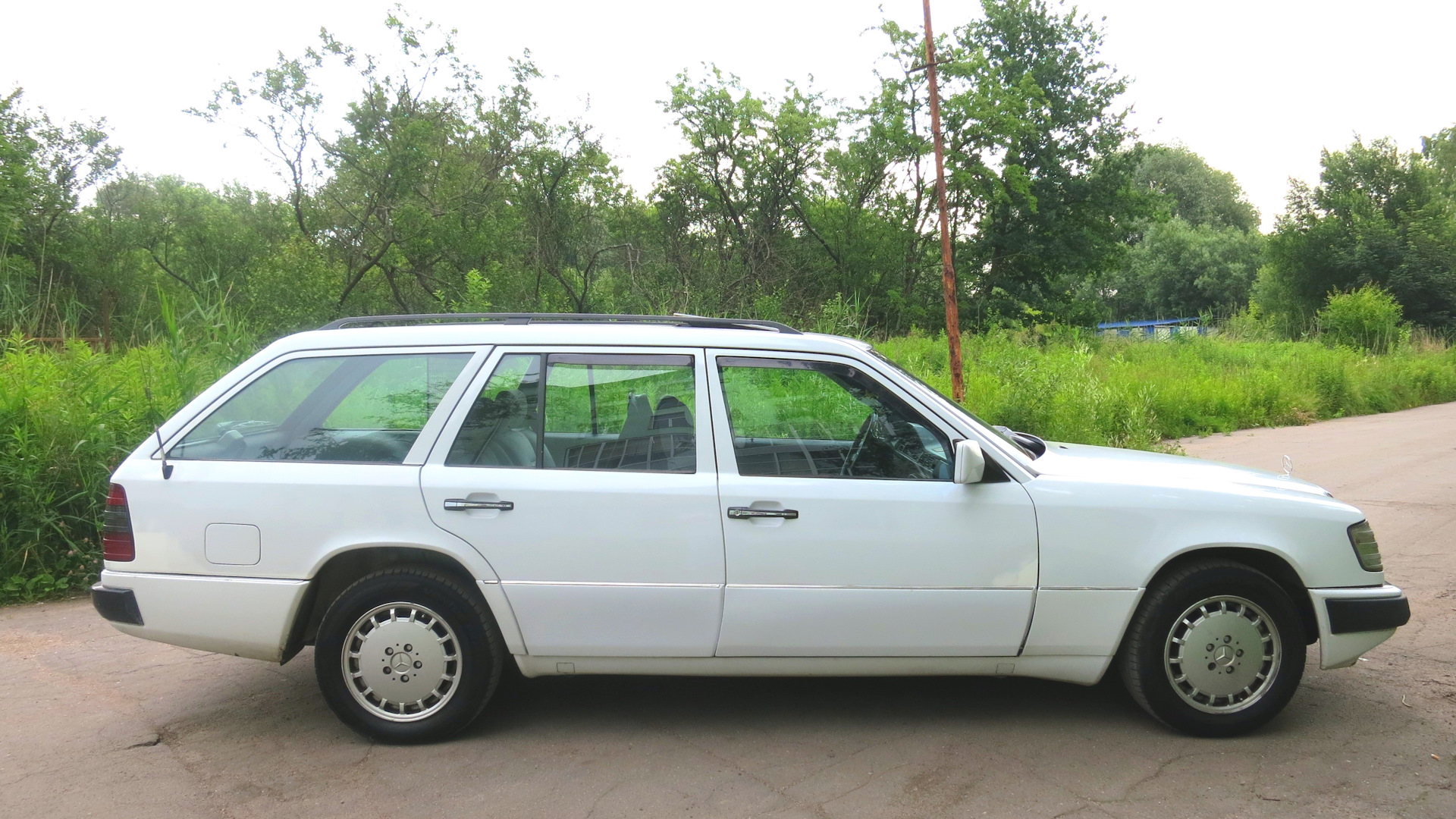 Mercedes-Benz E-class Estate (S124) 2.3 бензиновый 1990 | 230 ТЕ, 